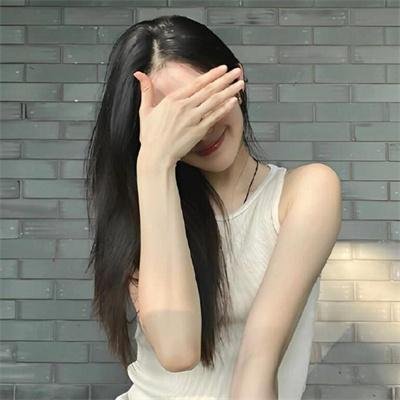 在他的阴影下